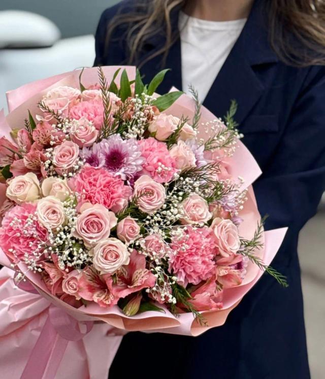 Pink fluffy bunch | ծաղիկներ, ծաղկեպսակներ, բույսեր - առաքում Երևան