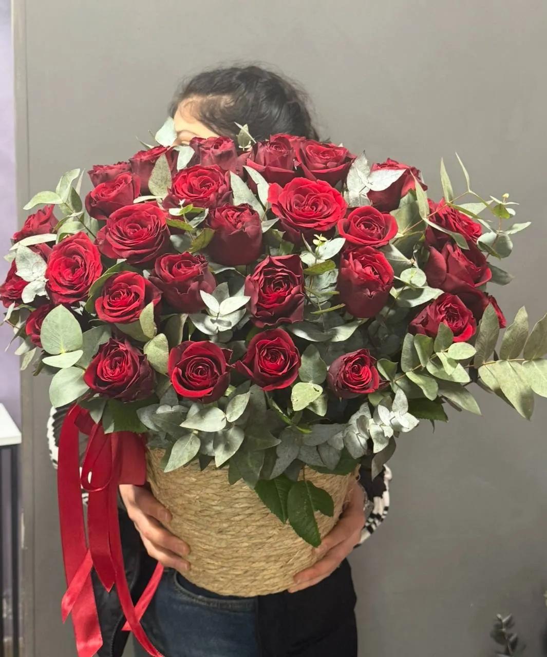 Роскошные розы в корзине. | ծաղիկներ, ծաղկեպսակներ, բույսեր - առաքում Երևան Роскошные розы в корзине. | ծաղիկներ, ծաղկեպսակներ, բույսեր - առաքում Երևան