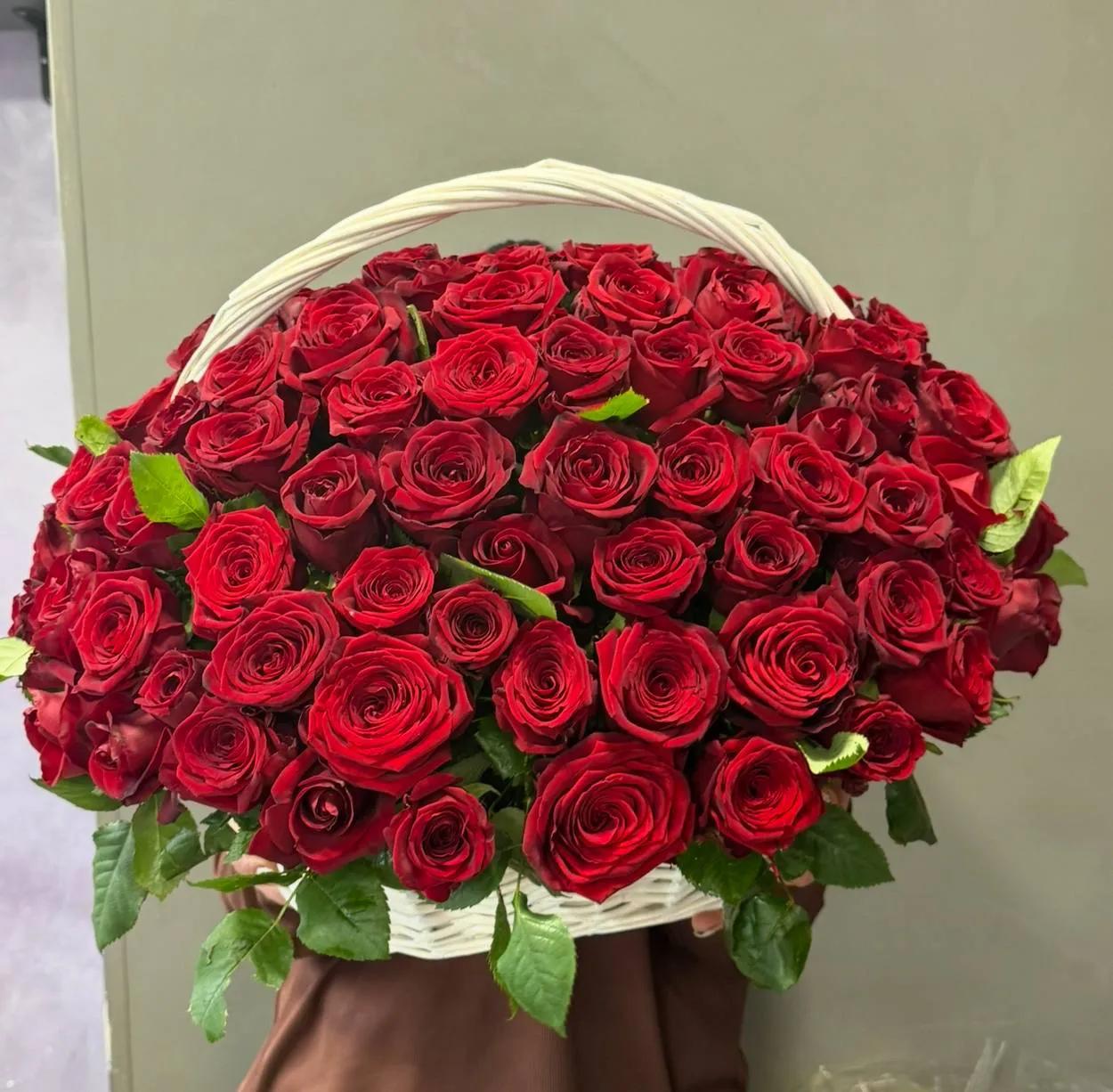 Корзина, полная роскошных роз. | ծաղիկներ, ծաղկեպսակներ, բույսեր - առաքում Երևան Корзина, полная роскошных роз. | ծաղիկներ, ծաղկեպսակներ, բույսեր - առաքում Երևան