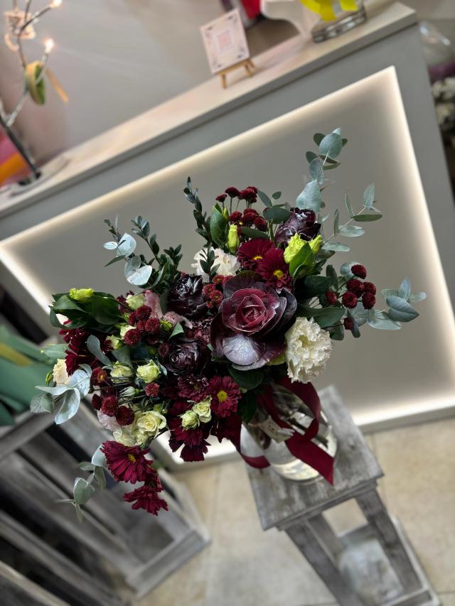 Festive bunch | ծաղիկներ, ծաղկեպսակներ, բույսեր - առաքում Երևան Festive bunch | ծաղիկներ, ծաղկեպսակներ, բույսեր - առաքում Երևան
