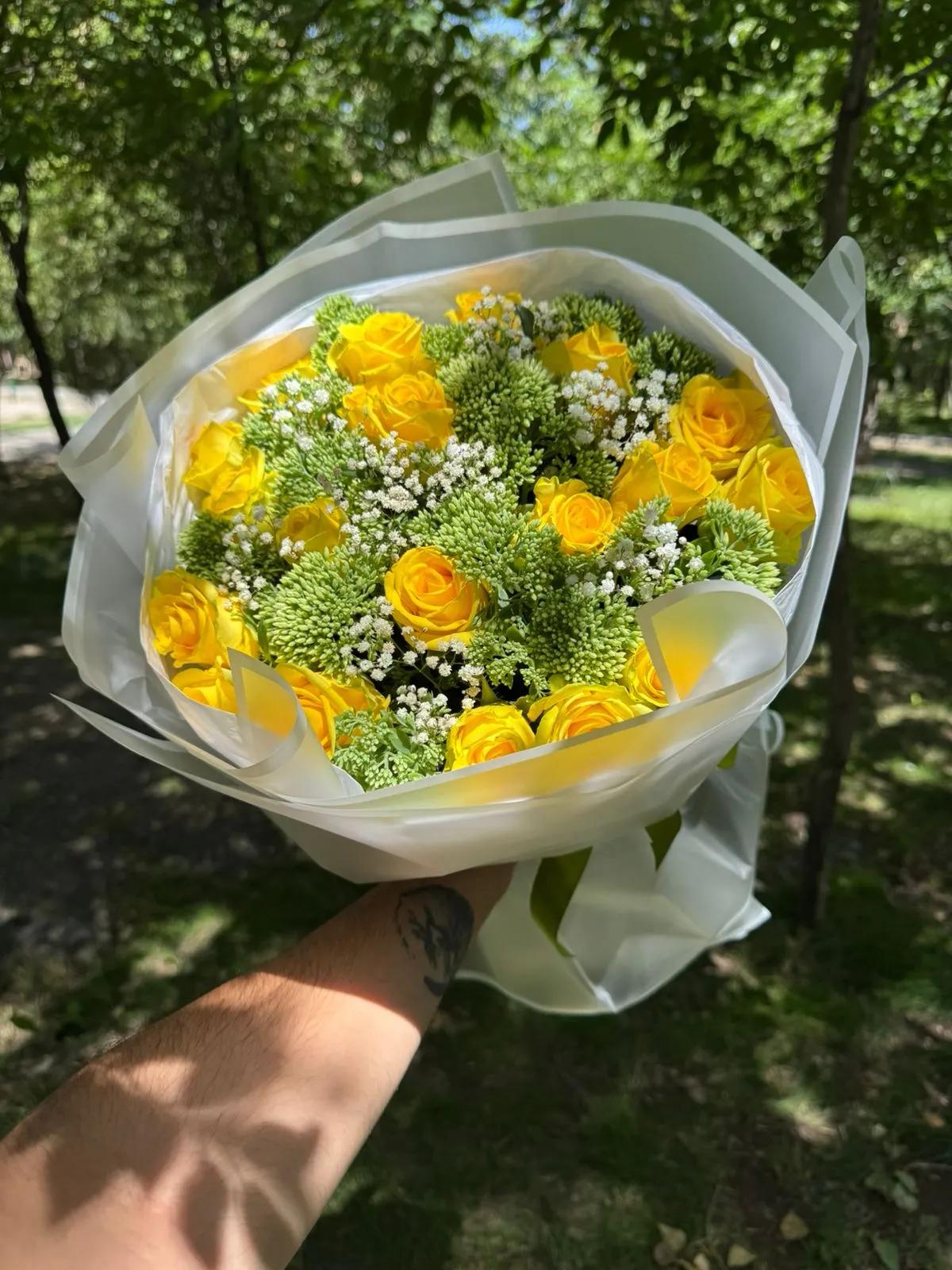 Chrysanthemum and roses | ծաղիկներ, ծաղկեպսակներ, բույսեր Երևան Chrysanthemum and roses | ծաղիկներ, ծաղկեպսակներ, բույսեր Երևան