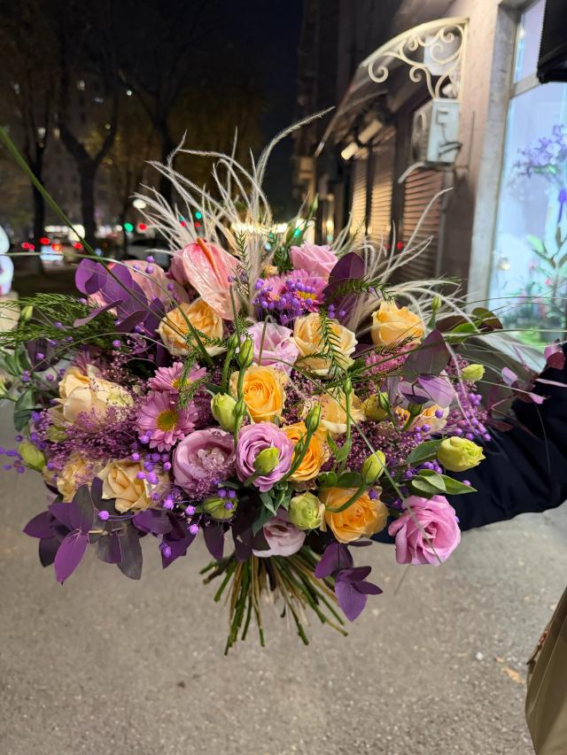 Կրեատով փունջ | ծաղիկներ, ծաղկեպսակներ, բույսեր - առաքում Երևան Կրեատով փունջ | ծաղիկներ, ծաղկեպսակներ, բույսեր - առաքում Երևան