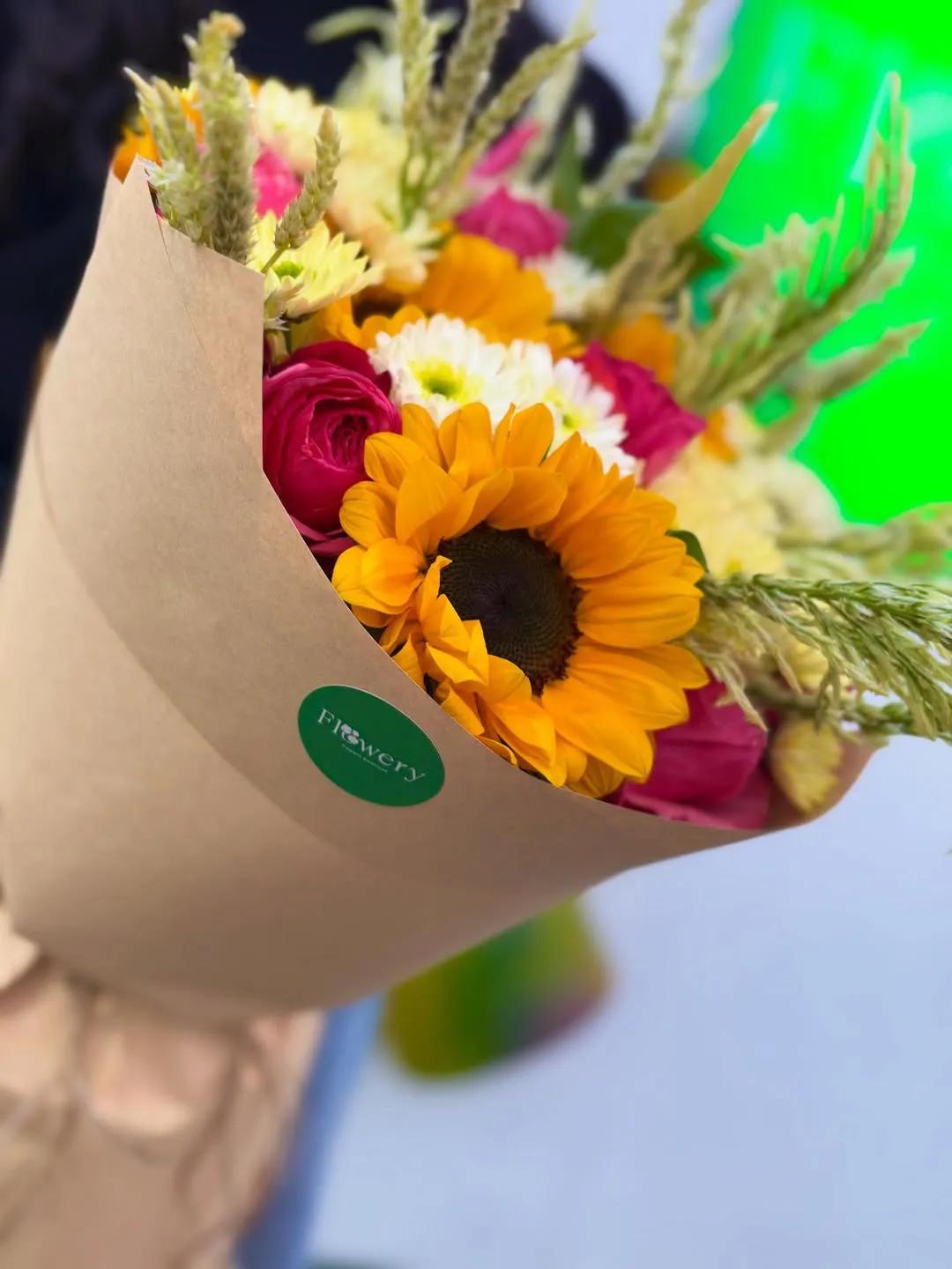 A colorful bunch | ծաղիկներ, ծաղկեպսակներ, բույսեր Երևան A colorful bunch | ծաղիկներ, ծաղկեպսակներ, բույսեր Երևան