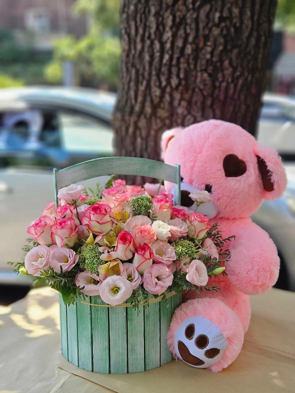 Gift Flower Basket | ծաղիկներ, ծաղկեպսակներ, բույսեր Երևան Gift Flower Basket | ծաղիկներ, ծաղկեպսակներ, բույսեր Երևան