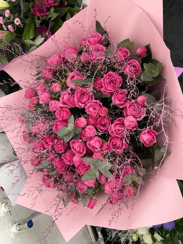 Elegant bouquet roses | ծաղիկներ, ծաղկեպսակներ, բույսեր - առաքում Երևան Elegant bouquet roses | ծաղիկներ, ծաղկեպսակներ, բույսեր - առաքում Երևան