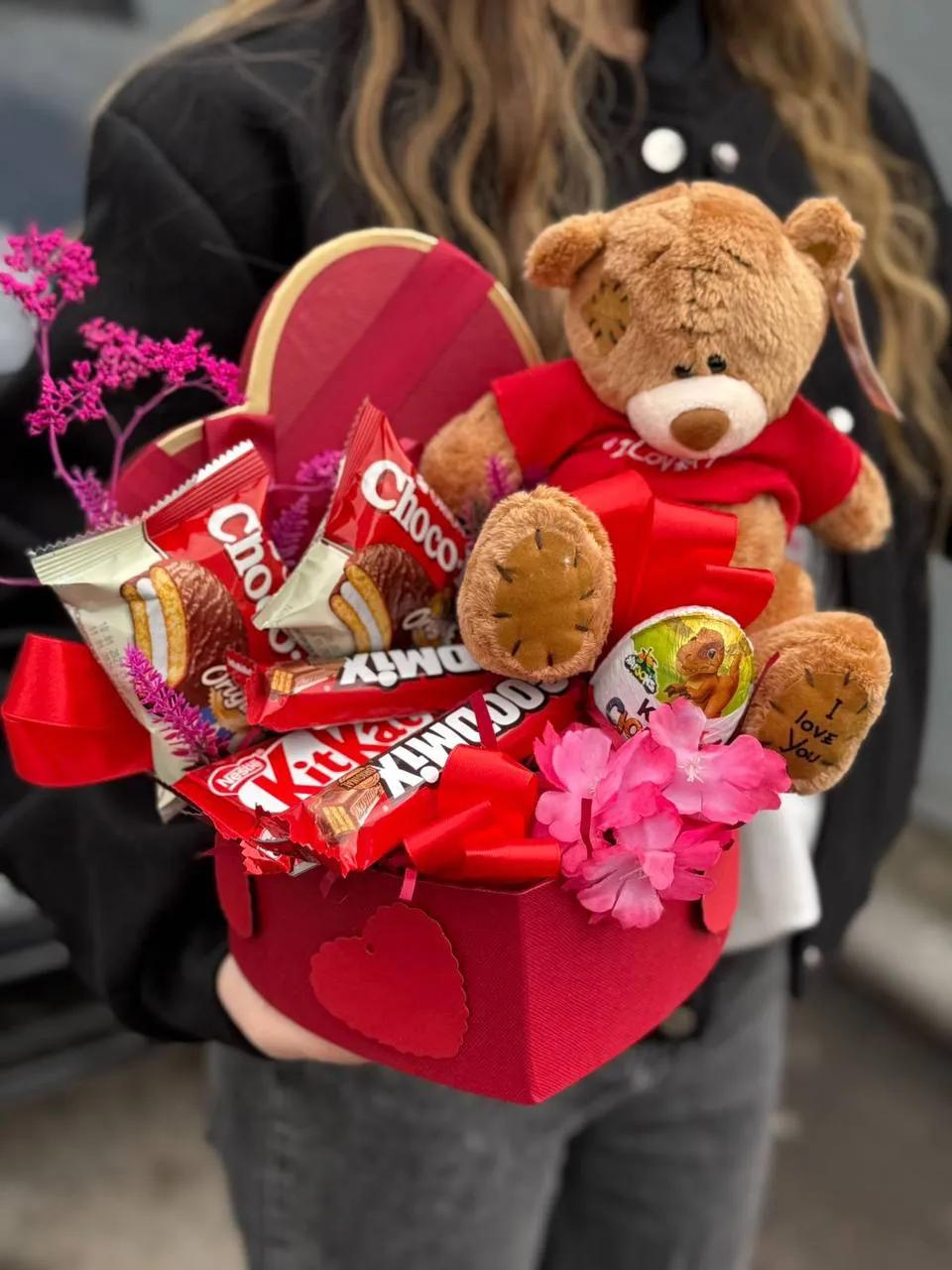 Sweetness in a heart-shaped box | ծաղիկներ, ծաղկեպսակներ, բույսեր Երևան Sweetness in a heart-shaped box | ծաղիկներ, ծաղկեպսակներ, բույսեր Երևան